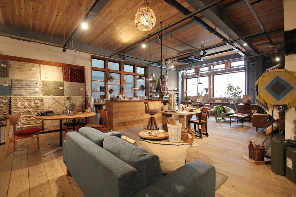 インテリアショップ「NICOSTOCK Furniture」｜モデルハウス