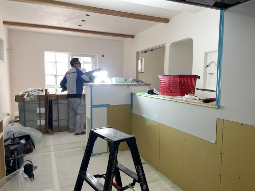 【2025.5.13】キッチン設置作業を行っております。 画像