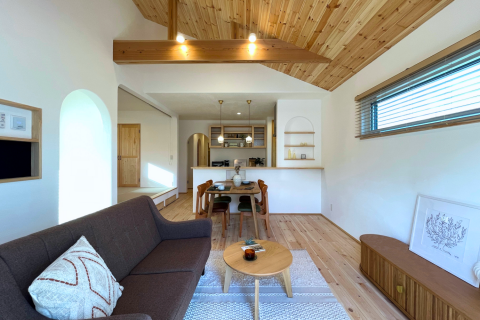 NEW【新築】勾配天井が心地よい、ナチュラルな平屋